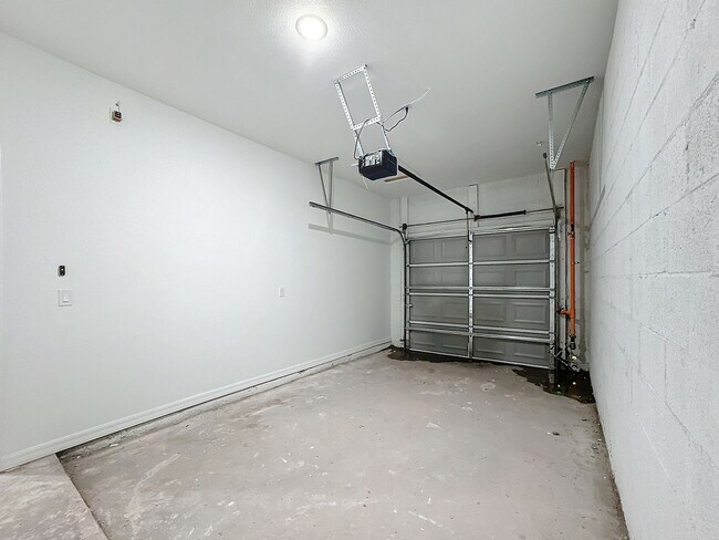 Building Photo - Townhouse For Lease in Saint Cloud