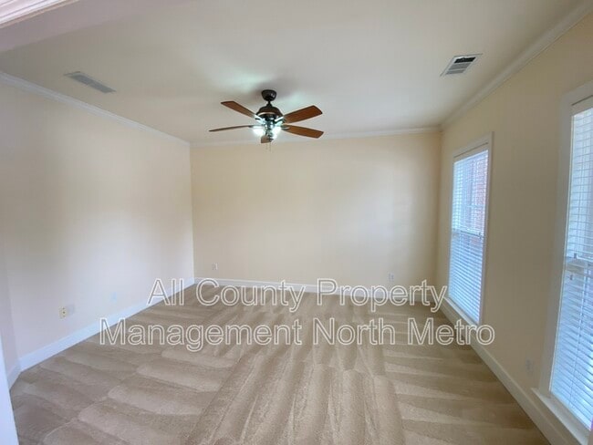 Building Photo - 2024 Belridge Ct