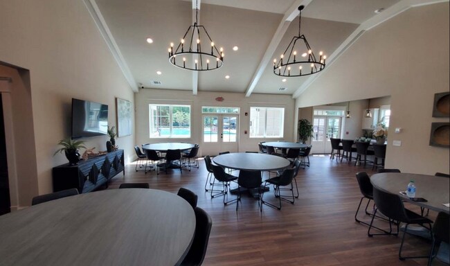 Building Photo - 114 Auburn Depot Dr