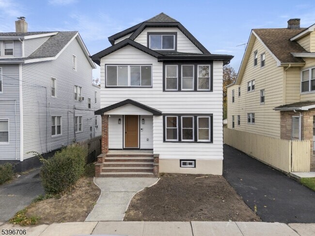 Primary Photo - 218 Ampere Pkwy