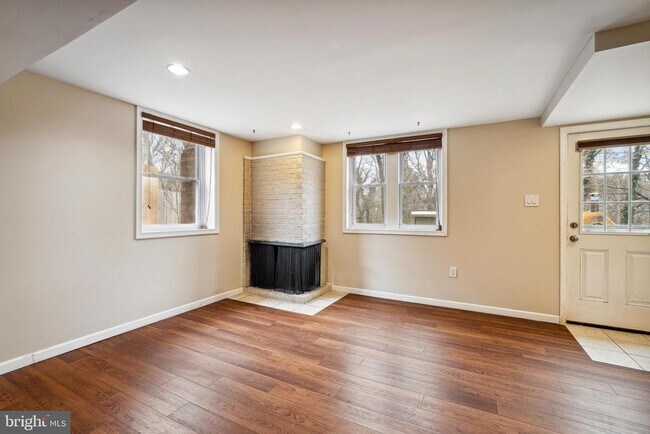Building Photo - 6329 Gentele Ct