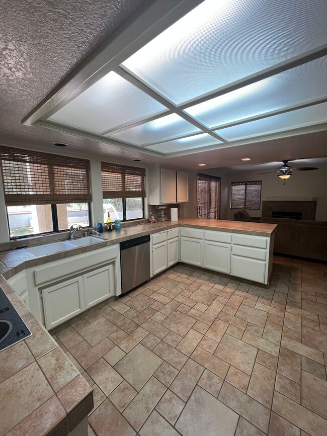 Building Photo - Rio Bravo Home