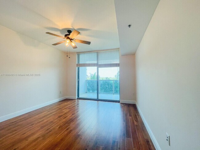 Building Photo - 2641 N Flamingo Rd