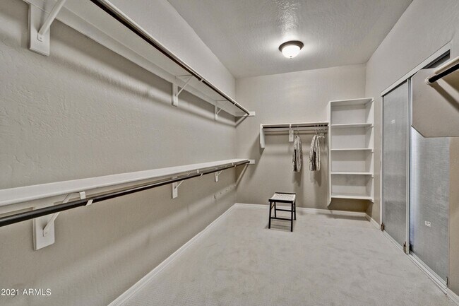 Building Photo - 13059 E Poinsettia Dr