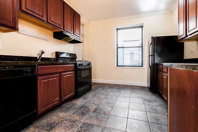 Building Photo - One Bedroom in South Shore