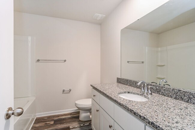 Building Photo - Brand New End-Unit Townhome | 3 BR/2.5BA | 1-Car Garage | Near Downtown Mooresville
