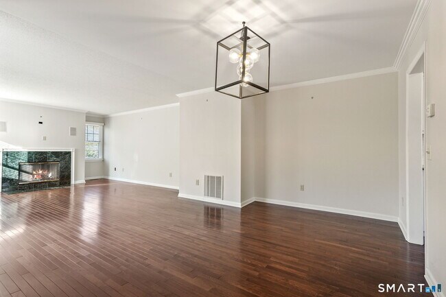 Building Photo - 51 Brittania Dr