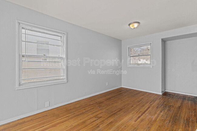 Building Photo - 405 Cameron Rd