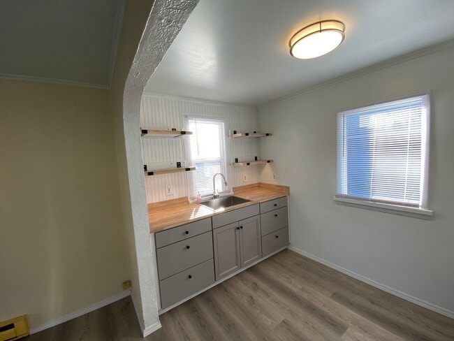 Building Photo - 1 Bedroom 1 Bathroom Cozy Unit in Everett!