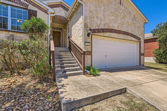 Building Photo - Large one story home on a corner lot locat...