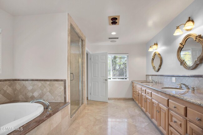 Building Photo - 4539 Mammoth Ave