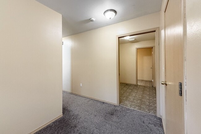 Building Photo - South Richland 4-Bedroom Home With Large Backyard