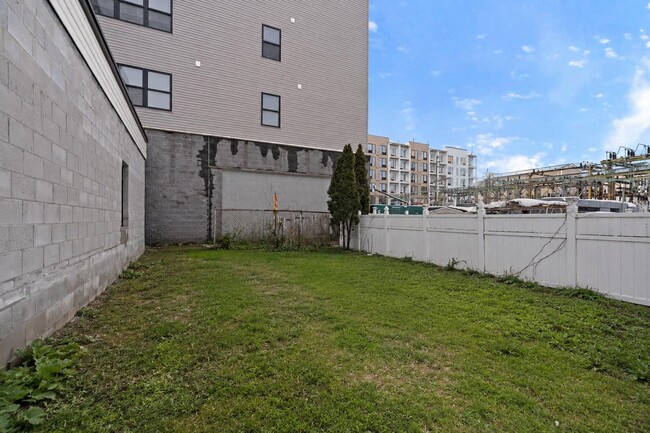 Building Photo - 149 Culver Ave