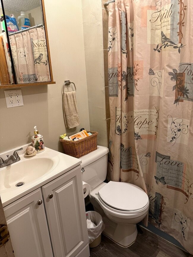 Building Photo - 1839 N Washtenaw Ave