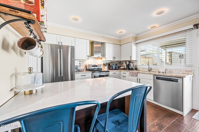 Building Photo - 5972 N 83rd St