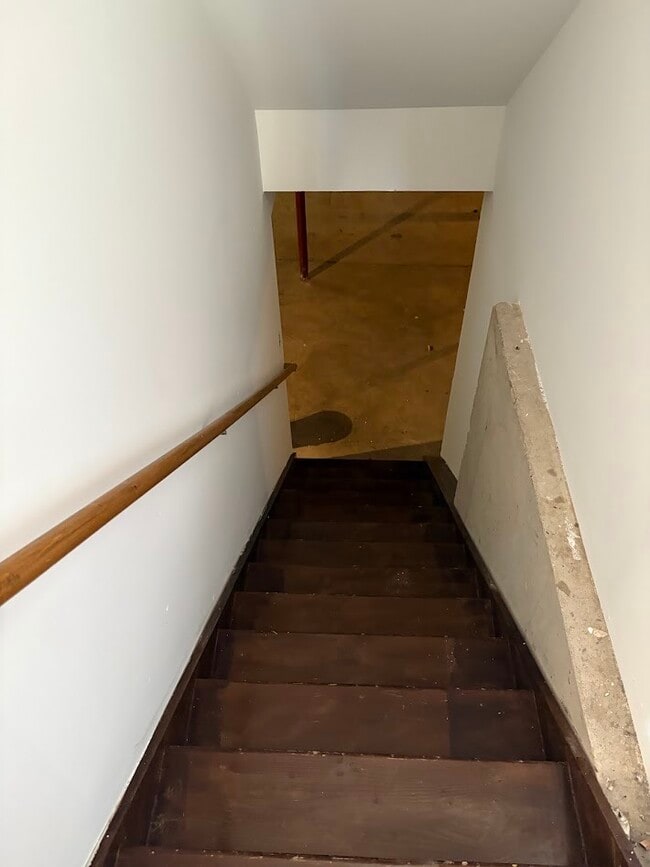 Building Photo - 23901 Cahills Way