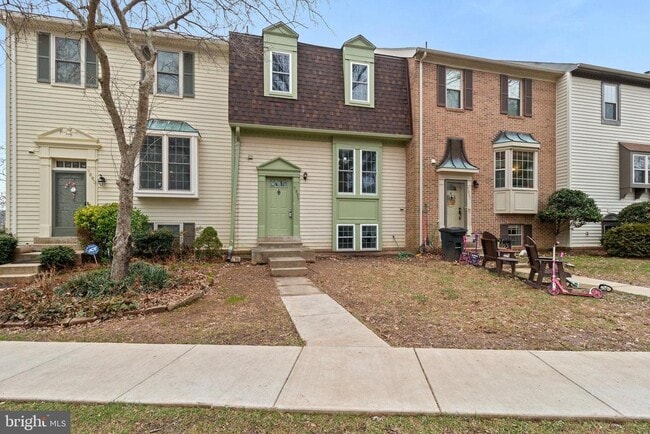 Primary Photo - 9885 Burke Pond Ct