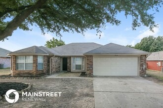 Building Photo - 304 Meadowglen Dr