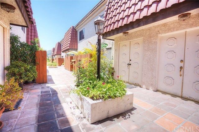 Building Photo - 630 E Garfield Ave