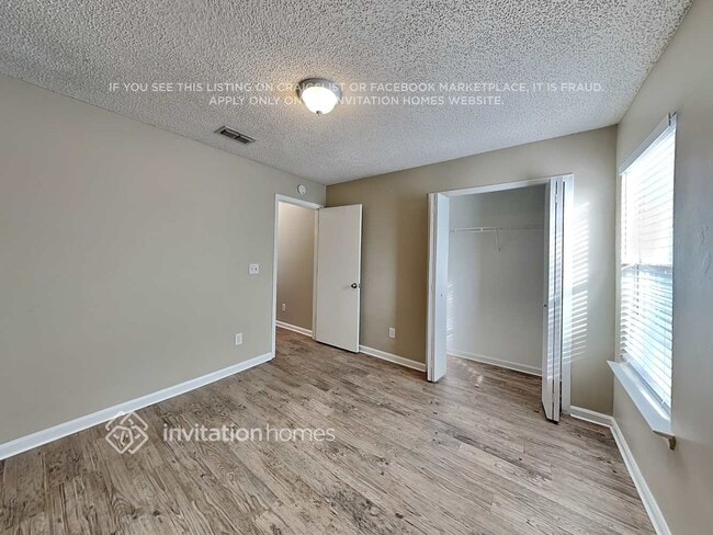 Building Photo - 12370 Carriann Cove Trail S