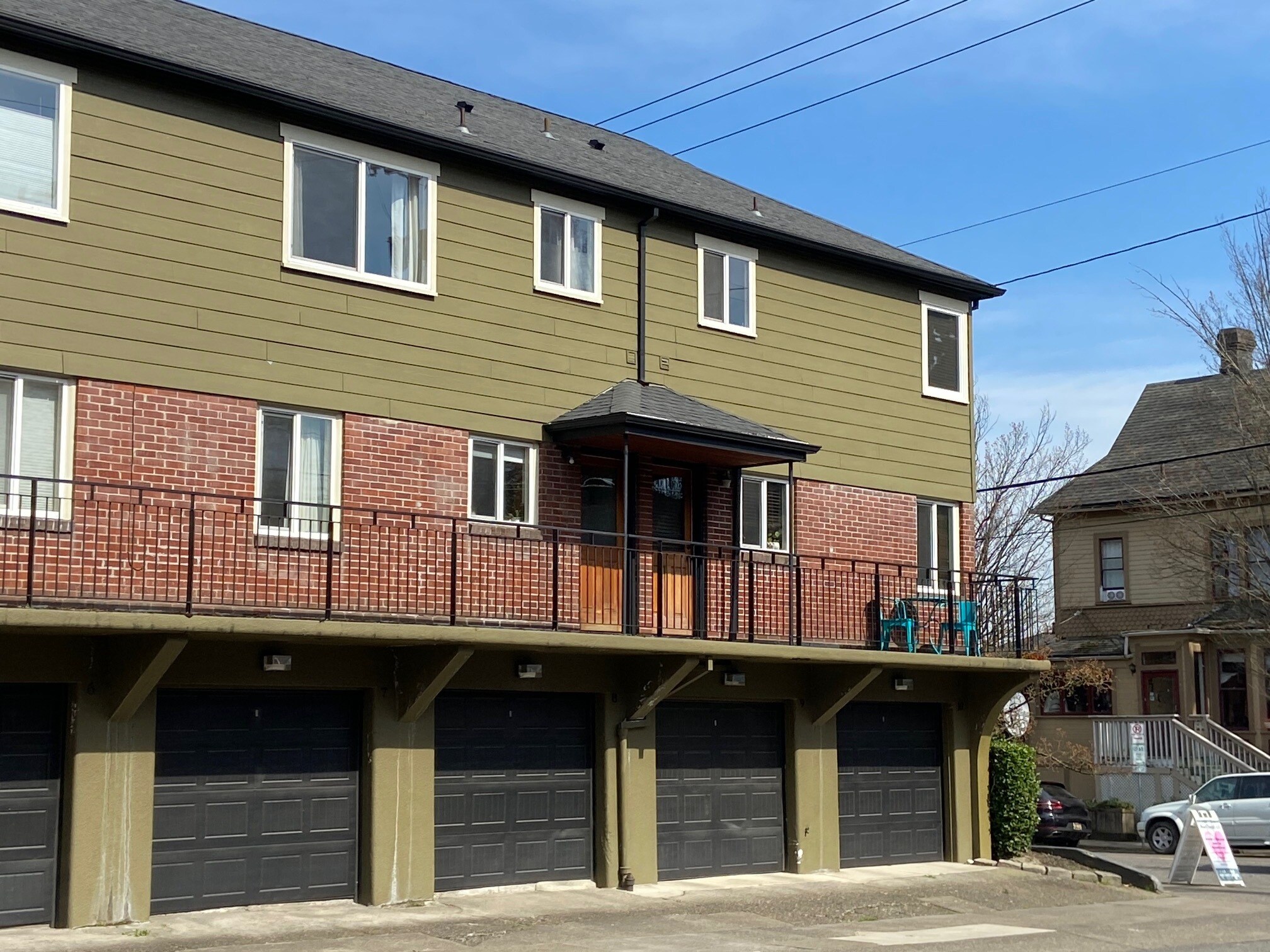 Long balcony looking at Pettygrove&23rd - 1403 NW 23rd Ave
