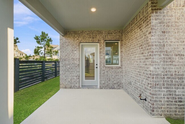 Building Photo - 21202 Creeping Bentgrass Dr