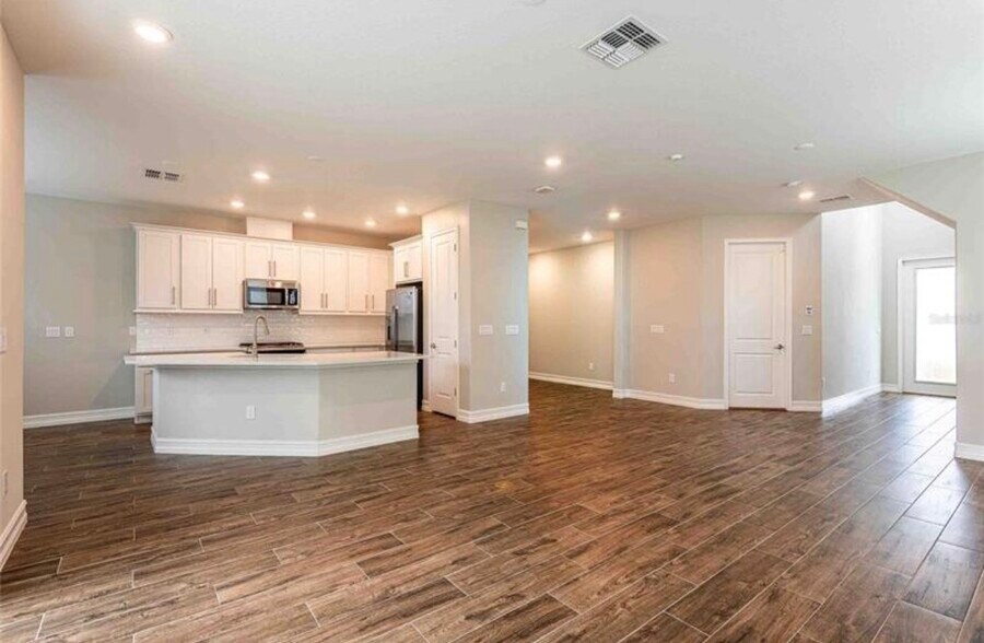 Building Photo - 4655 Almada Ln