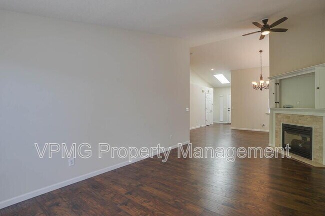 Building Photo - 2115 NW 143rd Cir