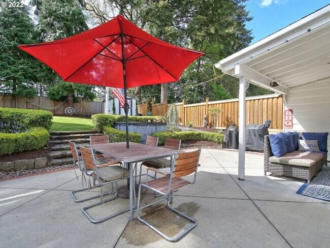 Building Photo - Gorgeous Modern Home Ready to Rent!