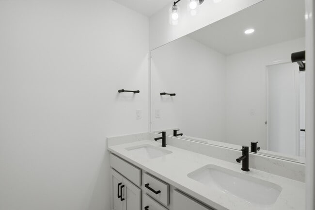 Building Photo - 5574 E Spaniel Dr