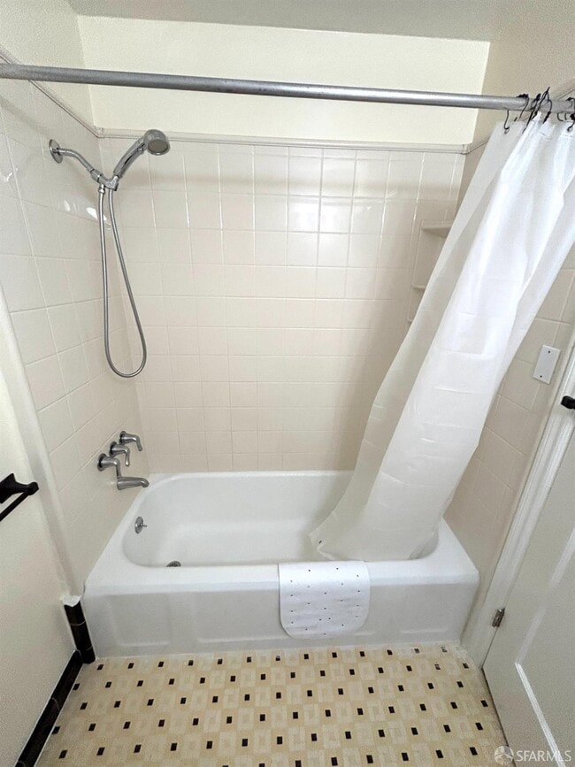 Building Photo - 106 Caselli Ave