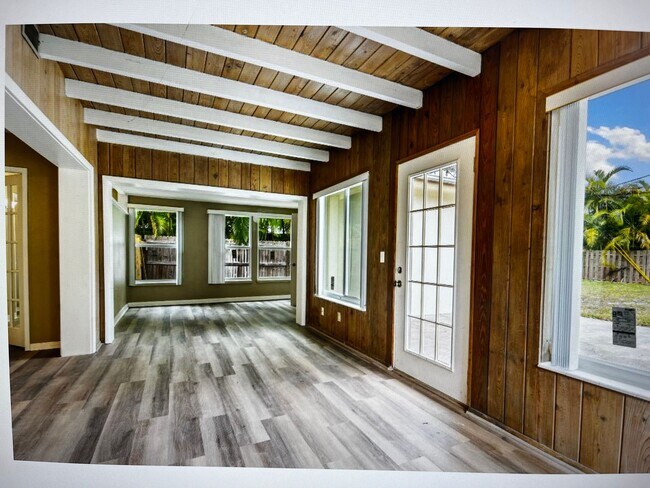 Building Photo - Upgraded 2BR/2BA Home Just Minutes from Vero Beach