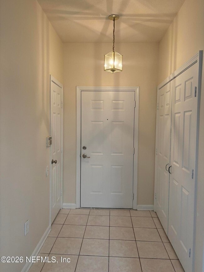 Building Photo - 10550 Baymeadows Rd