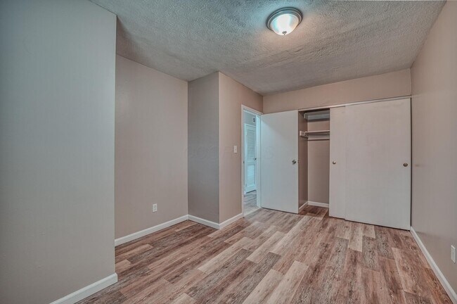 Building Photo - 2735 Joyce Ave