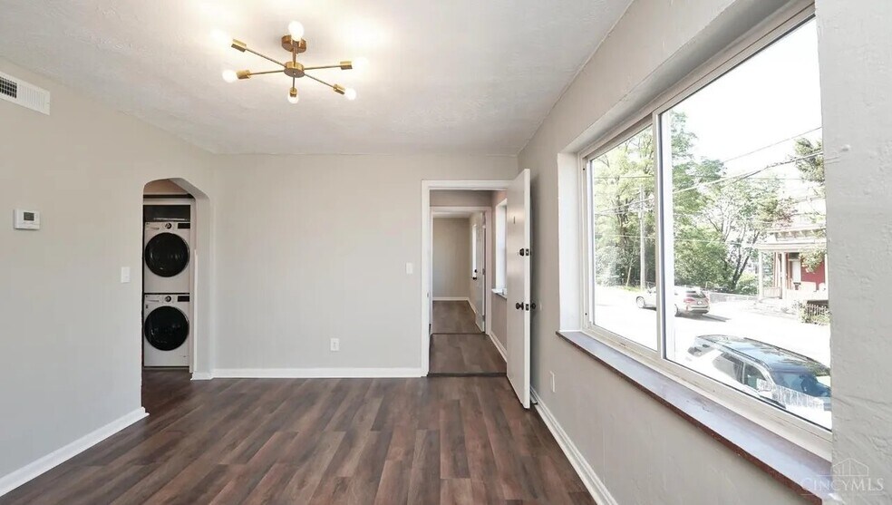 Building Photo - 2992 W McMicken Ave