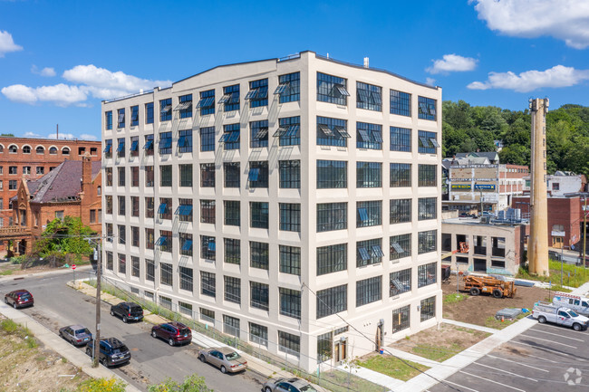 Primary Photo - Cherry Street Apartments