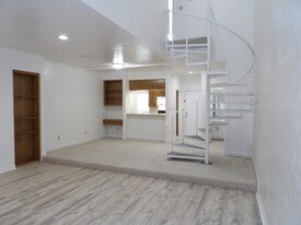 Building Photo - 3909 Rawlins St