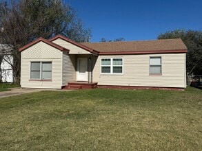 Building Photo - 1605 NW Williams- AVAILABLE NOW!