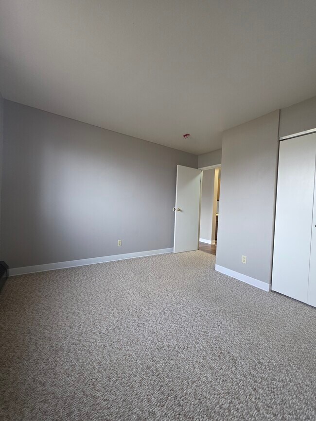 Building Photo - Liberty Lights Apartments H