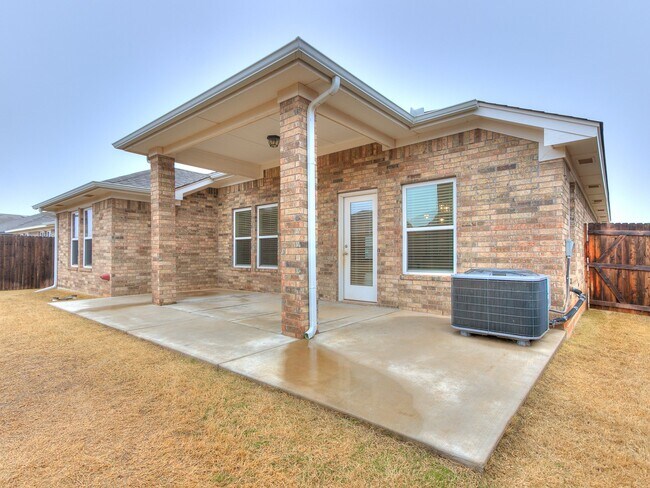 Building Photo - 3421 Pagoda Pead Dr