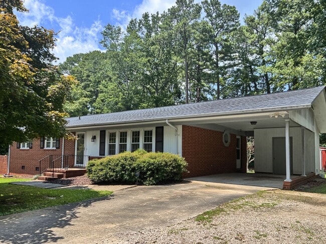 Building Photo - 6909 Justice Dr