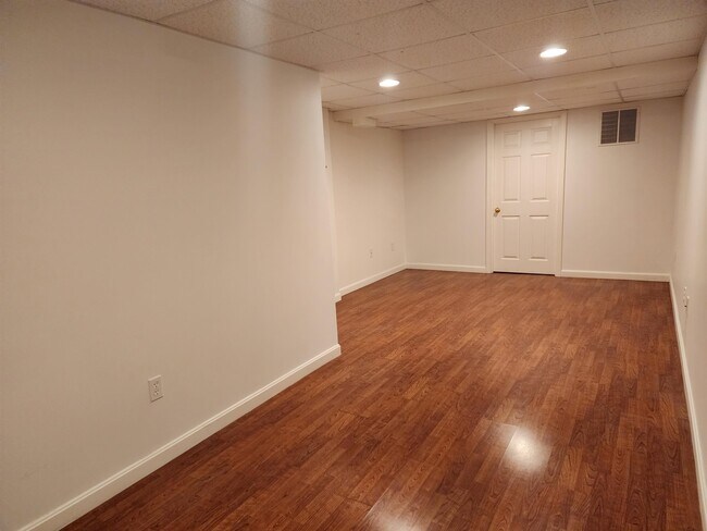 Building Photo - 28 Owens Dr