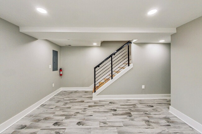 Building Photo - 1124 Owen Pl NE