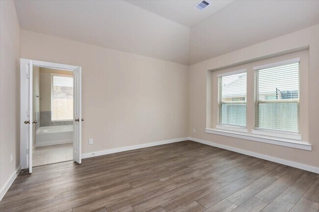 Building Photo - 5063 Hazel Orch Dr