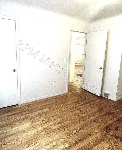 Building Photo - 32851 Linderman Ave