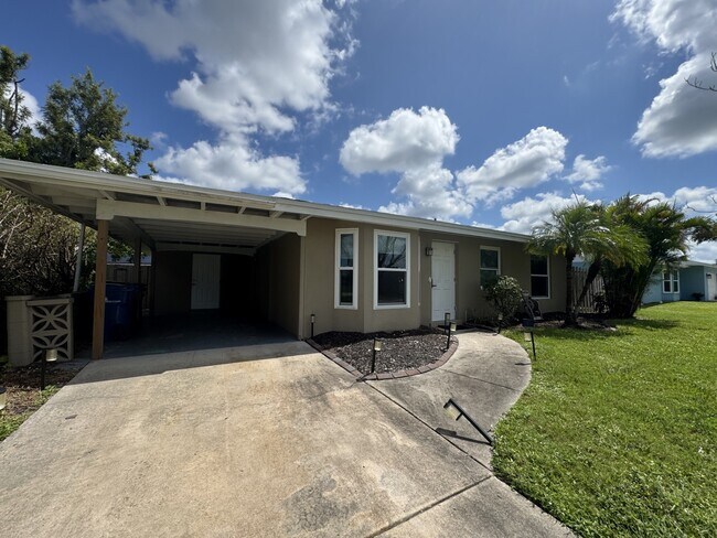 Building Photo - 345 Hillview Rd