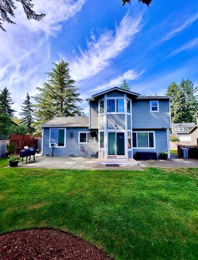 Building Photo - Newly Updated 3 Bedroom 3 Bath Home in Cov...