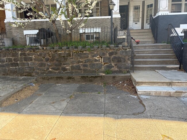 Building Photo - 6238 Chestnut St