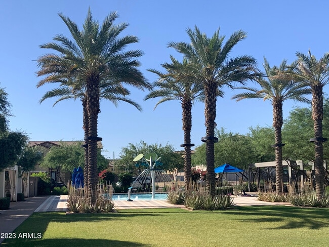 Building Photo - 2029 W Kinfield Trail