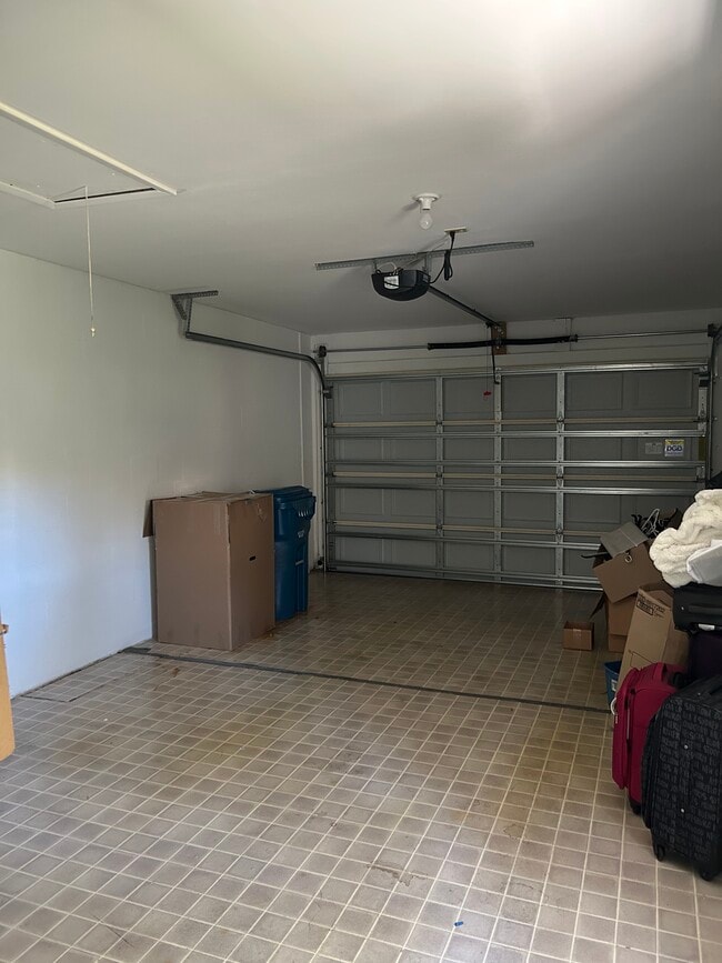 Building Photo - 6665 Water Oak Ct